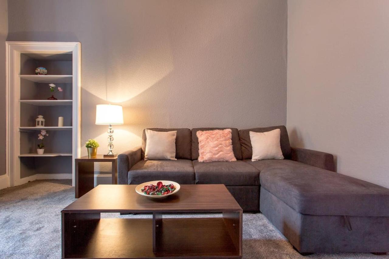Stunning 2-Bed Apartment In Central เอดินบะระ ภายนอก รูปภาพ