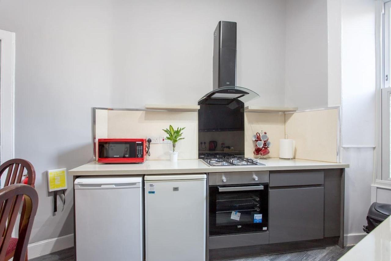 Stunning 2-Bed Apartment In Central เอดินบะระ ภายนอก รูปภาพ