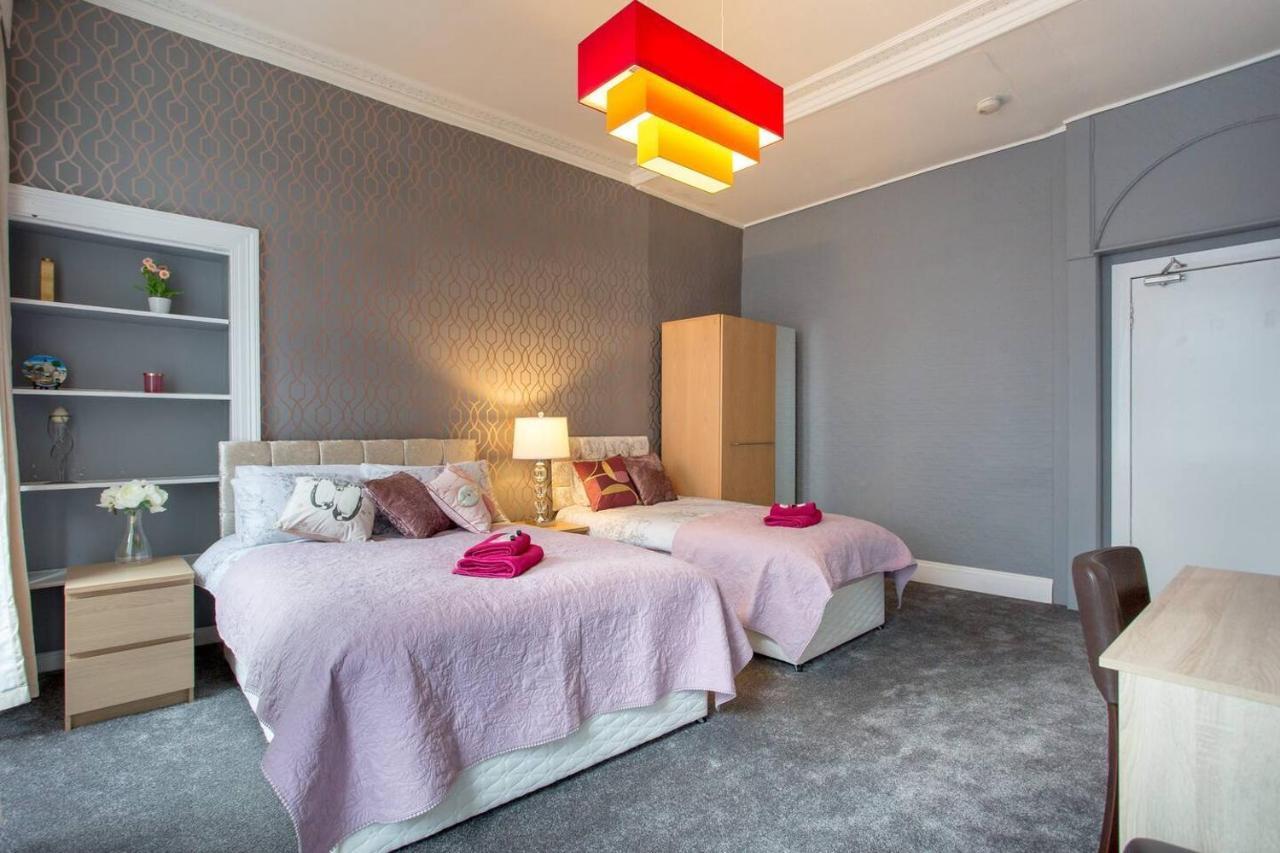 Stunning 2-Bed Apartment In Central เอดินบะระ ภายนอก รูปภาพ