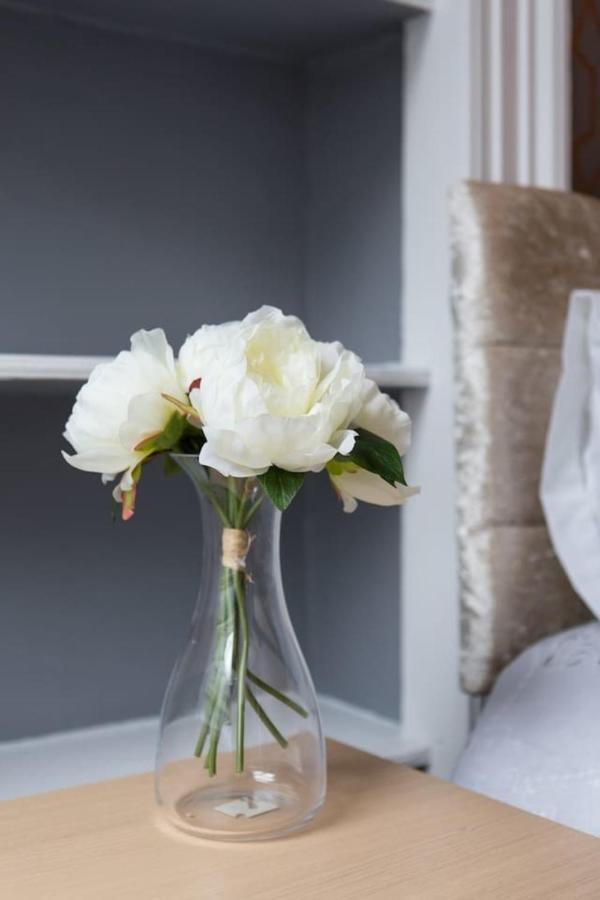 Stunning 2-Bed Apartment In Central เอดินบะระ ภายนอก รูปภาพ